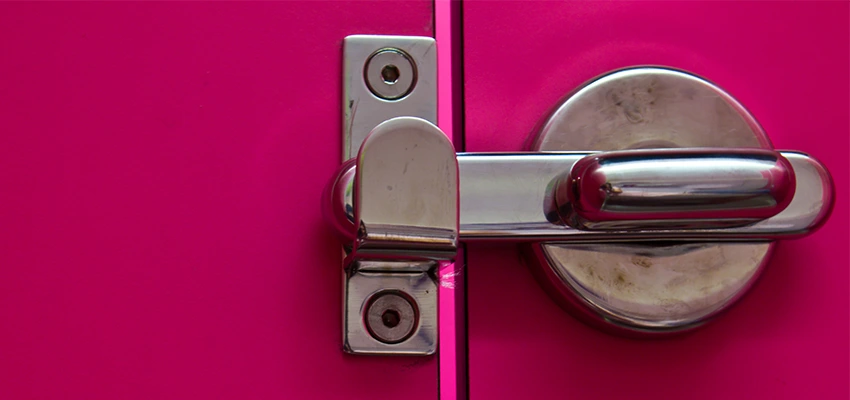 Childproof Gate Lock in Fruitridge Pocket, California