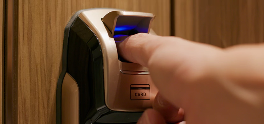 Fingerprint Door Locks Replacement in Fruitridge Pocket, CA