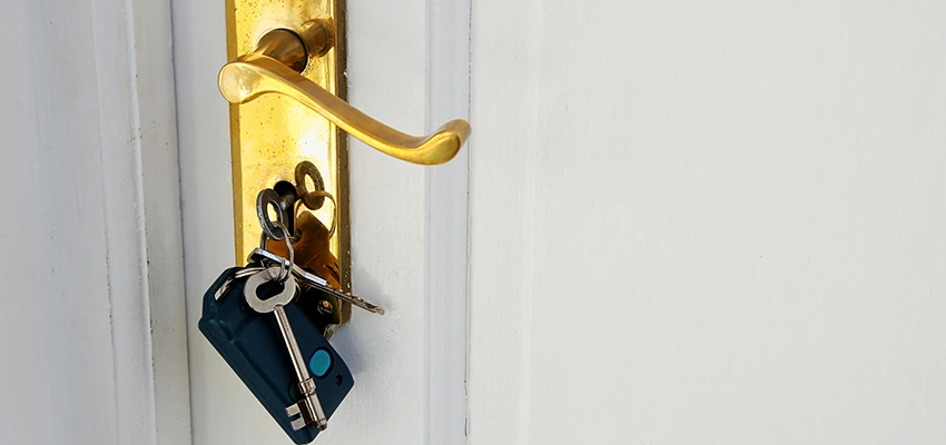 Broken Door Key Extraction in Fruitridge Pocket, CA